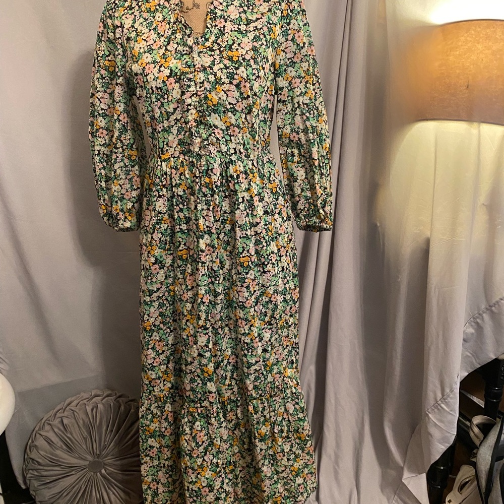 Limited edition “who what wear “ floral Dress